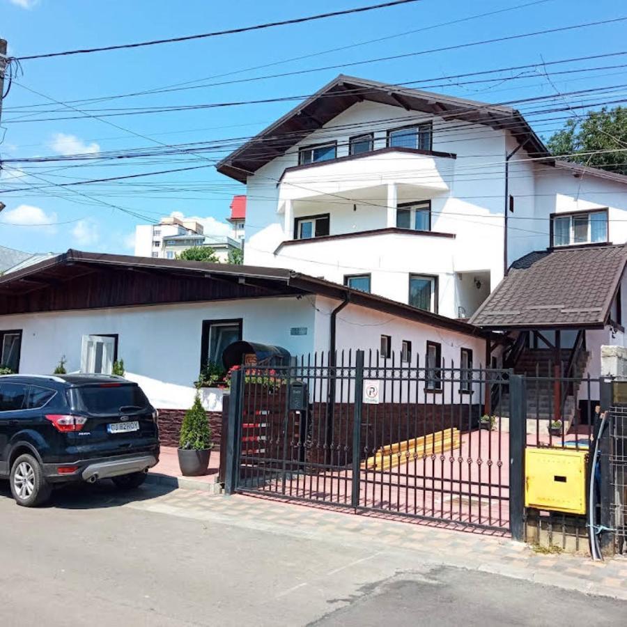 Pensiunea Marcello Яш Екстериор снимка